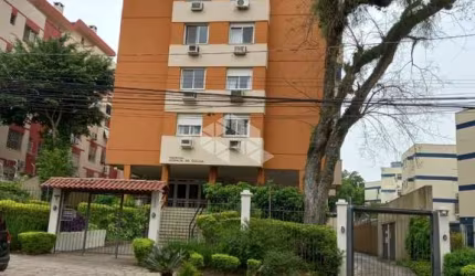 Apartamento com 3 dormitórios, sendo 1 suíte, churrasqueira e vaga escriturada no bairro Tristeza