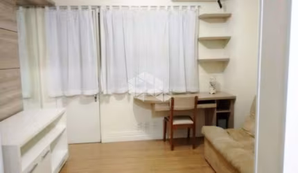 Apartamento com 1 quarto mobiliado no Centro histórico em Porto Alegre.