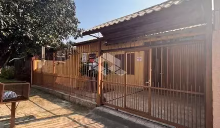Casa 2 dormitórios em Canoas no Bairro Guajuviras