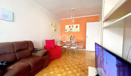 REFORMADO, 2 DORM, 2 BANHEIROS, PRÓXIMO REDENÇÃO E COL. MILITAR