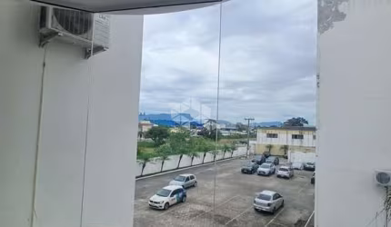Apartamento Aririú da Formiga, 2 dormitórios/quartos, linda vista para a Pedra Branca.