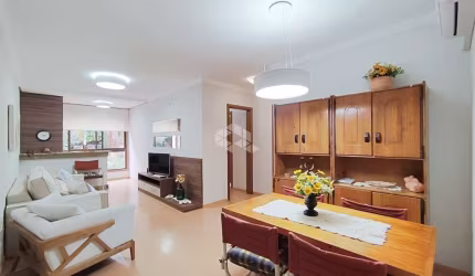 Lindo apartamento com churrasqueira -  2 dormitórios - 2 vagas no bairro Petrópolis