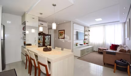 APARTAMENTO À VENDA COM 3 QUARTOS SENDO 1 SUÍTE E 1 VAGA DE GARAGEM NO BAIRRO ESTREITO EM FLORIANÓPOLIS/SC.