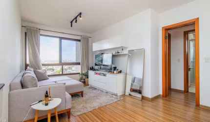 Apartamento de 2 dormitórios, vista incrível e vaga de garagem no Bairro Petrópolis!