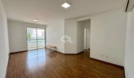 APARTAMENTO À VENDA COM 4 QUARTOS SENDO 01 SUÍTE E 01 VAGA DE GARAGEM NO BAIRRO KOBRASOL EM SÃO JOSÉ/SC.