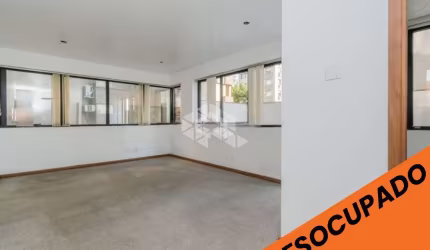 Crédito Real vende SALA / CONJUNTO comercial com VAGA de garagem no bairro Auxiliadora em Porto Alegre - RS.