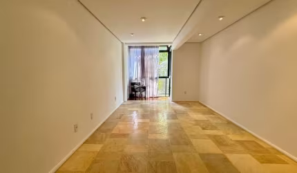 APARTAMENTO SEMIMOBILIADO EM COQUEIROS COM 2 QUARTOS SENDO 1 SUÍTE  E 1 VAGA DE GARAGEM