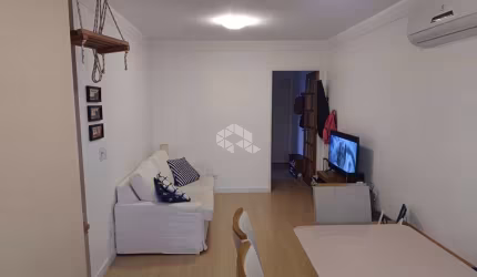 Apartamento a venda com 2 dormitórios e 2 vagas - Vila Leonor.