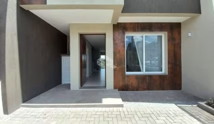 Casa com 3 dormitórios sendo um suíte com sacada, sala estar,jantar vaga para 2 carros aceita financiamento bancário, FGTS.