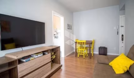 Apartamento 2 Dormitorios com 1 vaga de garagem, no Bairro Santo Antonio