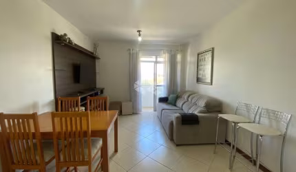 APARTAMENTO COM 2 QUARTOS SENDO 1 SUÍTE E 2 VAGAS DE GARAGEM NO BAIRRO ABRAÂO EM FLORIANÓPOLIS/SC.
