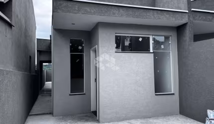 Casa com 3 Quartos e 2 banheiros à Venda, 70 m² por R$ 480.000