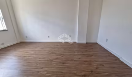 JK TODO REFORMADO NA DR FLORES COM VISTA PARA O GUAÍBA.