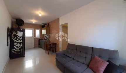 Casa em condomínio fechado com 2 dormitórios  e vaga