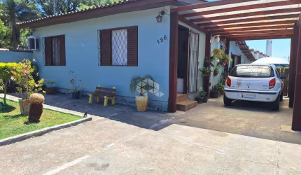 Casa com 2 dormitório, 2 banheiros, 2 vagas e 100m²