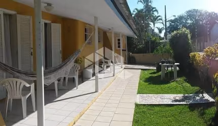 CASA 3 DORMITÓRIOS - CANASVIEIRAS - PROXIMO AO MAR - FLORIANÓPOLIS/SC