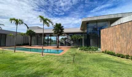 Casa  Térrea de Alto Padrão no Condomínio Fazenda Santa Maria