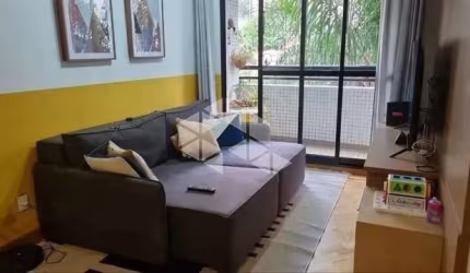 Apartamento à venda em São Paulo-SP, na Vila Andrade. 3 quartos, 1 suíte, 1 sala,  2 banheiros, 1 escritório, Armários, mobiliado, 1 vaga, 69M2