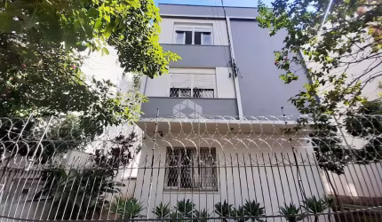 Apartamento 03 dormitórios, 01 vaga, Churrasqueira, Lareira, Semi mobiliado no Bairro Santa Cecilia em Porto Alegre/RS