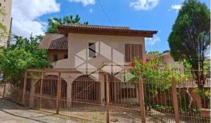 Casa à venda, terreno de esquina, pátio grande, piscina, Rua da Graça, zona norte, Porto Alegre