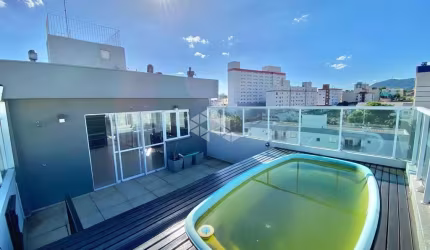 Cobertura duplex com piscina á venda no bairro Fátima