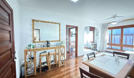 Apartamento de 2 dormitórios e 1 vaga de garagem, localizado no bairro Auxiliadora, em Porto Alegre.