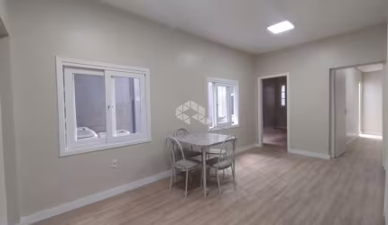 Apartamento de 2 dormitórios, no bairo Floresta, em Porto Alegre.