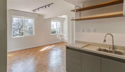 Excelente apartamento de 3 dormitórios transformado em 2, com vaga coberta, no bairro Bela Vista