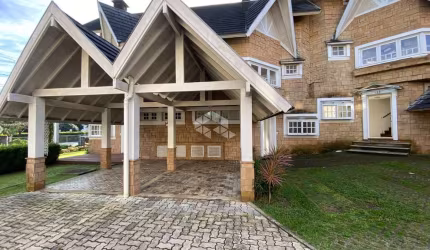 Casa 3 dormitórios em Condomínio fechado no bairro Planalto em Gramado
