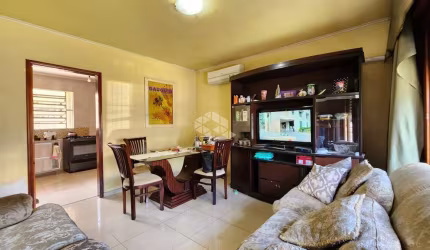 Casa com 3 quartos, suíte, salas, vagas de garagem, 191m²  no Jardim Lindóia em Porto Alegre.