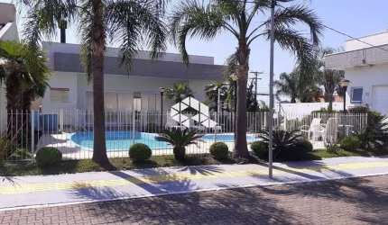 Casa em condomínio com 2 dormitórios