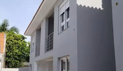 Sobrado com 02 dormitórios e sacada, no  Centro de Canoas