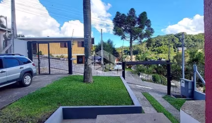 Casa com 3 dormitórios no Bairro Vinosul