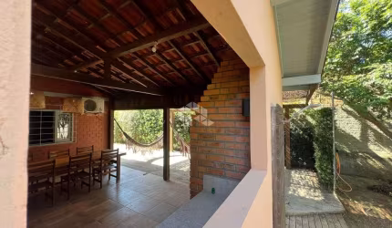 Casa com 3 dormitórios, 3 vagas, terreno com 420 m², no Alto Arroio em Ibiraquera SC