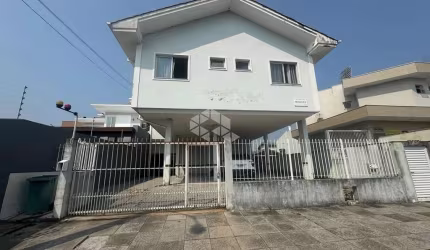 Apartamento em Carianos