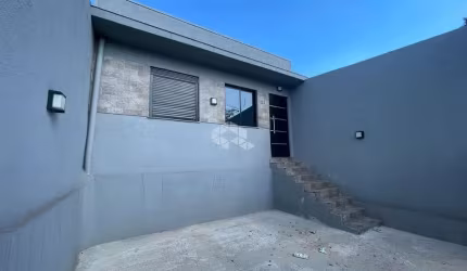 Casa, Localizada na morada do Vale 2, com 56 metros de Área Construída, ônibus na frente.