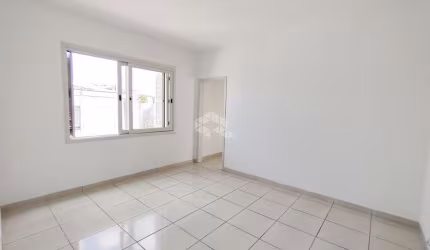 1 Dorm. Amplo de frente na Lima e Silva com varanda