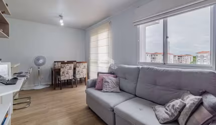 Apartamento  2 dormitórios/Quartos. Sacada. Vaga escriturada. Infraestrutura Condomínio.