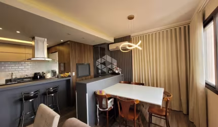 Excelente Apartamento 02 Dormitórios com 01 suíte todo reformado e 02 vagas de garagem em rua calma no Bairro Jardim Botânico