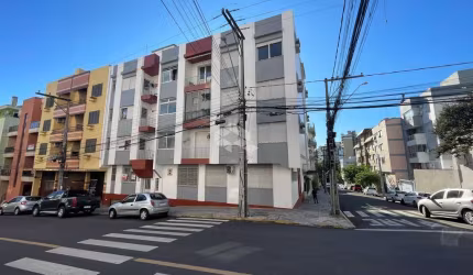 Apartamento Térreo com Terraço no Centro de Santa Maria - 2 Dormitórios (1 Suíte)