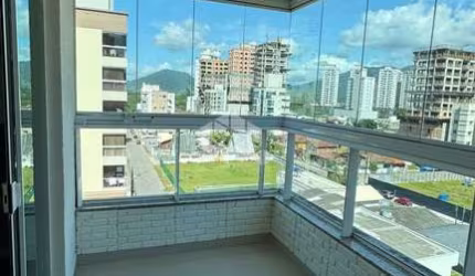 Apartamento 2 suítes e 1 vaga Semi-mobiliado na Meia Praia