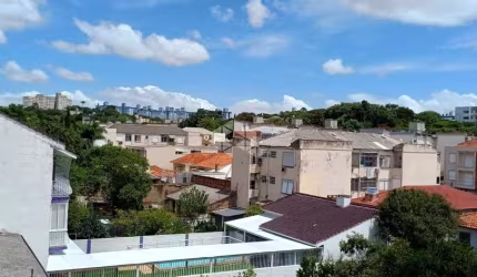 Apartamento 2 dormitórios/quartos a poucos metros da Praça Jaime Teles