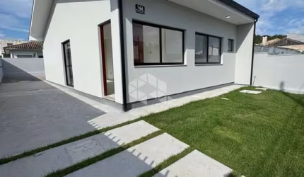 Casa com 3 quartos/dormitórios no Lisboa III, bairro Forquilhas, em São José- SC