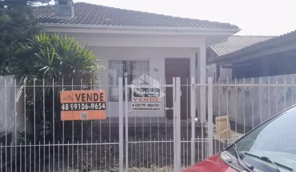 Casa 2 dormitórios sendo 1 suíte no Rio Vermelho