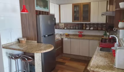 Venda de casa com 3 quartos sendo 1 suite no bairro Floresta