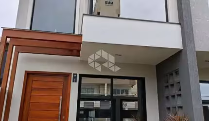 Sobrado Duplex com Duas Suítes no Canto Grande em Bombinhas SC.