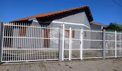 Casa 2 Quartos para  Vender  em  Condomínio R$ 215.000
