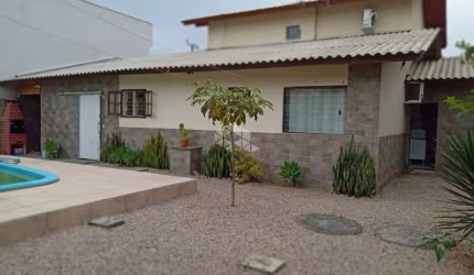 Casa alto padrão com piscina em Tijucas!