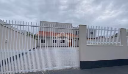 Casa com amplo terreno no Loteamento Dom Geraldo!