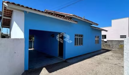 Casa de 3 quartos em em Tijucas!